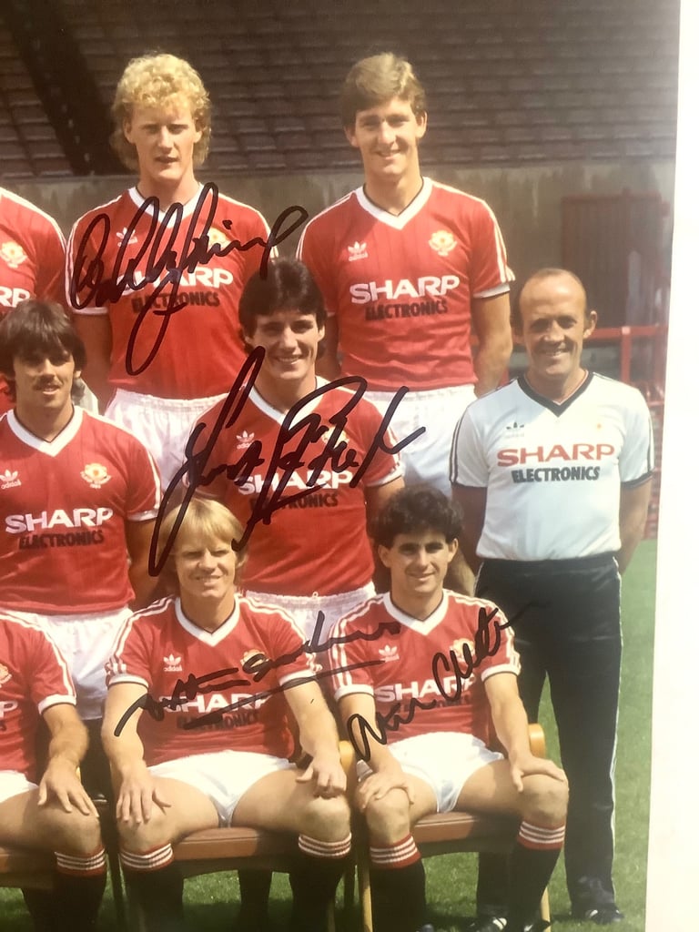 Manchester United Multi Signed Photo 1983 FA Cup Winners