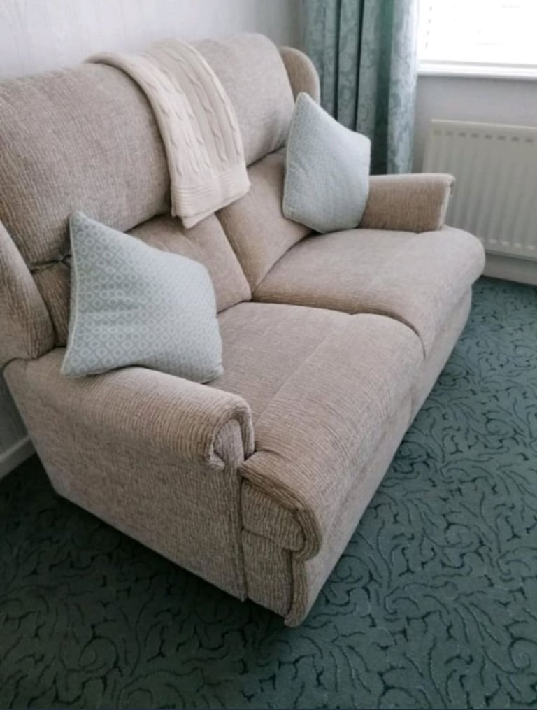 Malvern Electric Rise & Recliner Chair with matching Settee