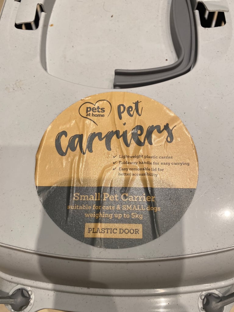 Pet carrier 