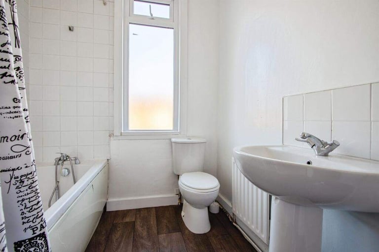 2 Bed  Terrace house ,  LEEDS LS9 , Ready to move in , No Chain  !!  EXCELLENT CONDITION 