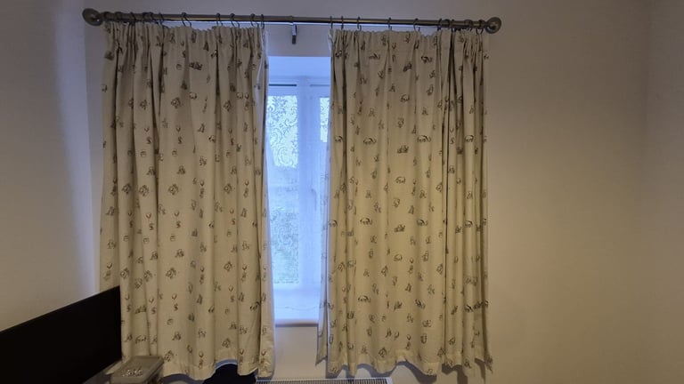 Nursery/kids bedroom curtains + lampshade