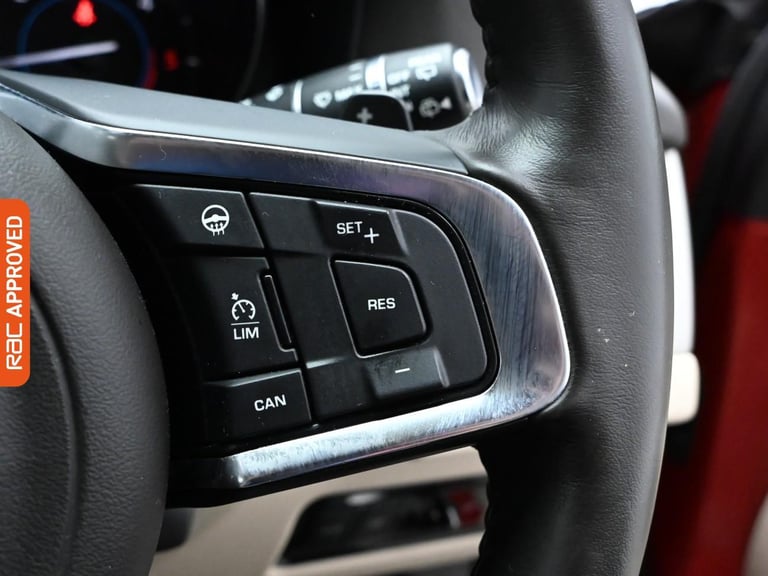 2020 Jaguar XF 2.0d Portfolio Sportbrake 5dr Diesel Auto Euro 6 (s/s) (180 ps) Estate DIESEL Auto...