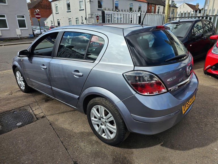 2009 Vauxhall Astra 1.6i 16v Design 5dr HATCHBACK Petrol Manual