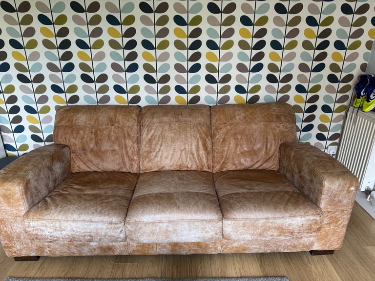 Tan leather sofas 