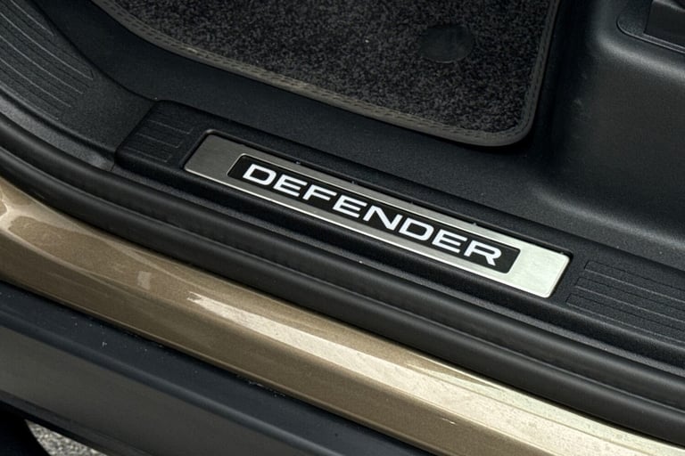 2025 Land Rover Defender 110 3.0 D250 110 X-Dynamic HSE 5dr SUV DIESEL Automatic