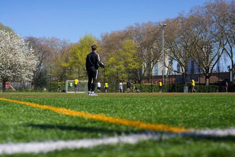 PLAY FOOTBALL IN LOUGHTON / EPPING/ CHIGWELL- 8 a side top quality football game players wanted