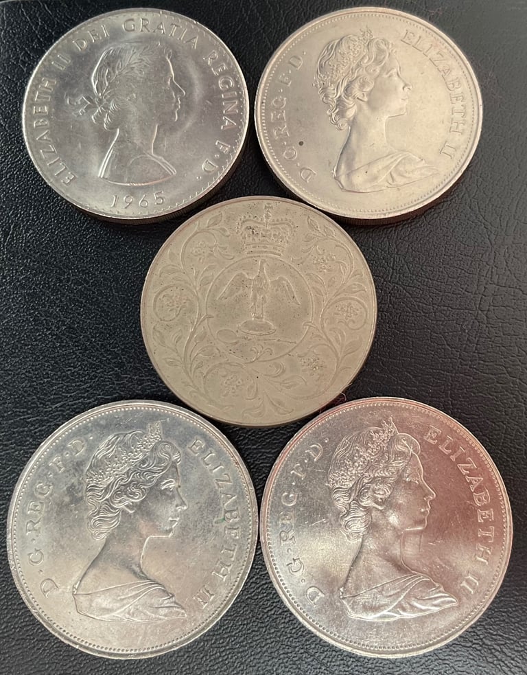 AN EXTREMELY GOOD COLLECTION OF CROWNS 1965-1981 5 IN TOTAL