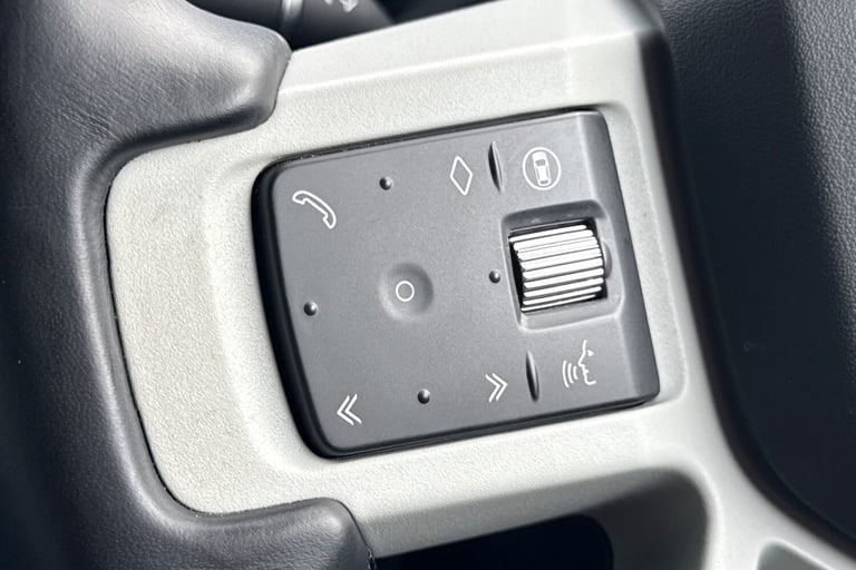 2024 Land Rover Defender 110 3.0 D300 110 X-Dynamic HSE 5dr SUV DIESEL Automatic