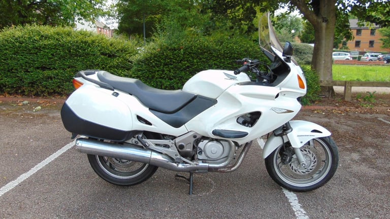 Honda NT650V Deauville 2005 low miles shaft drive Budget Tourer new MOT p/ex ok 