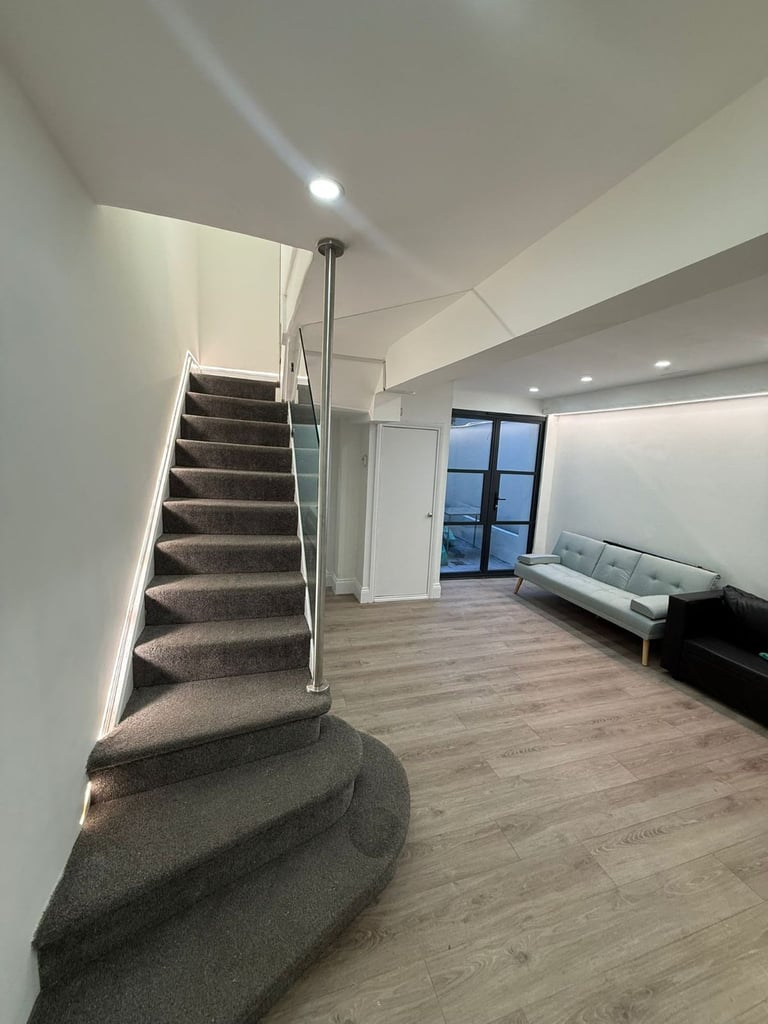 (BENEFIT ACCEPTED) - Modern 2-Bed Flat on Green Lanes N16 9NH – £2,150 p/m