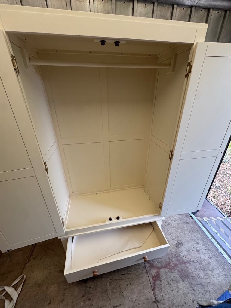 Chester Classic Cream Double Wardrobe Bedroom Furniture