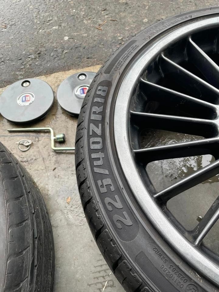 Genuine Alpina 18” staggered alloys E46 fitment Fresh powdercoat All caps and keys present 