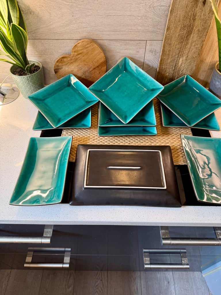 Vintage 10 piece dinner set