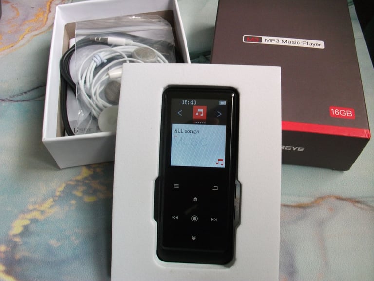 Supereye M3 16GB MP3 Player with Bluetooth