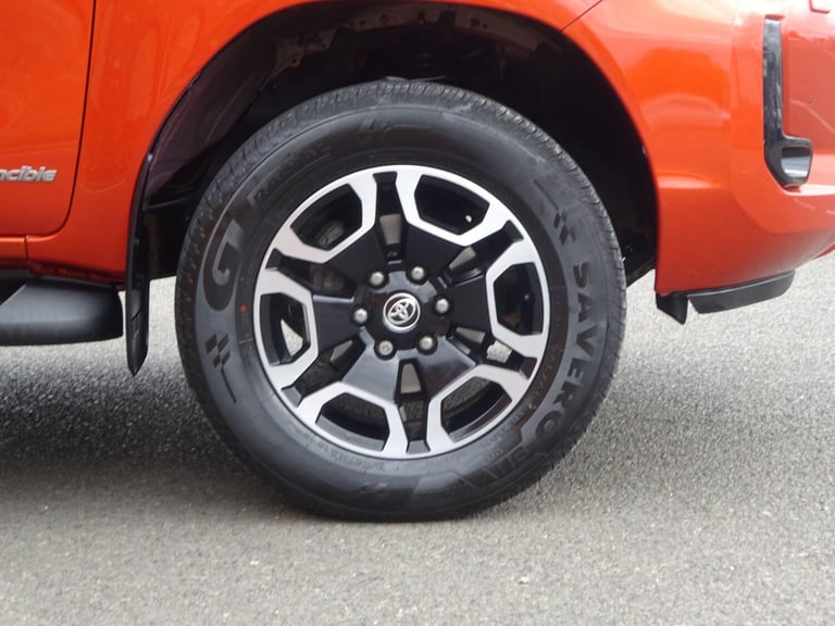 2021 Toyota Hilux 2.8 D-4D Invincible Auto 4WD Euro 6 (s/s) 4dr PICK UP Diesel Automatic