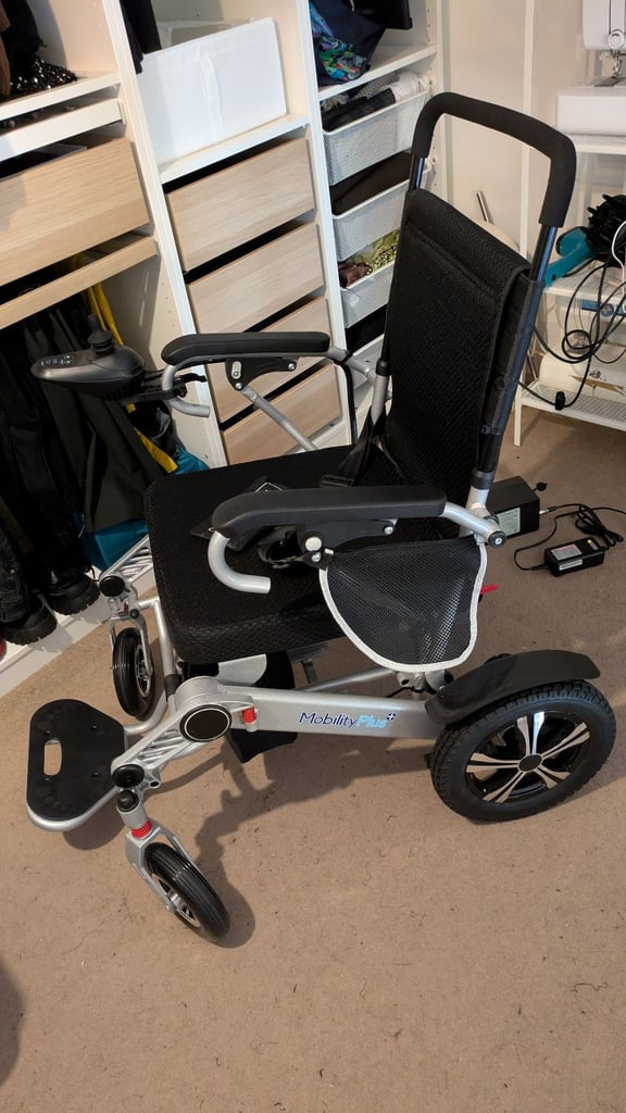 Electric wheelchair - ultralight, instant folding AS GOOD AS NEW