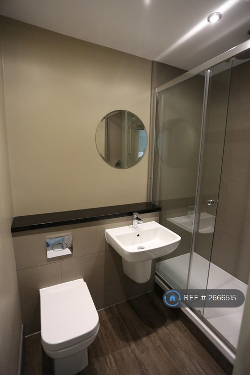 2 bedroom flat in Fox Hill, London, SE19 (2 bed) (#2666515)