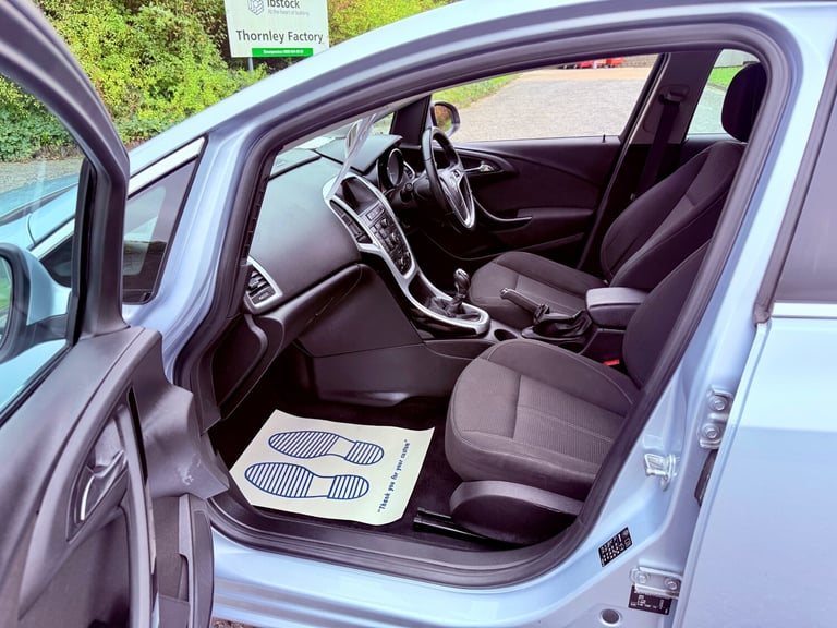 2015 15 VAUXHALL ASTRA 2.0 CDTI SRI ECOFLEX 6 SPEED MANUAL £35 TAX AMAZING CAR