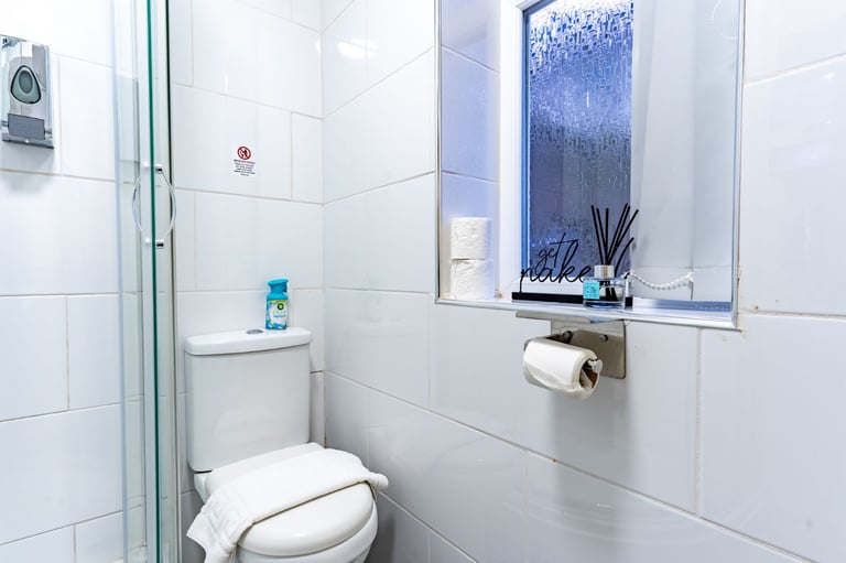 Beautiful 2 bedroom flat in Birmingham City Centre is available for Rent (B16 8)