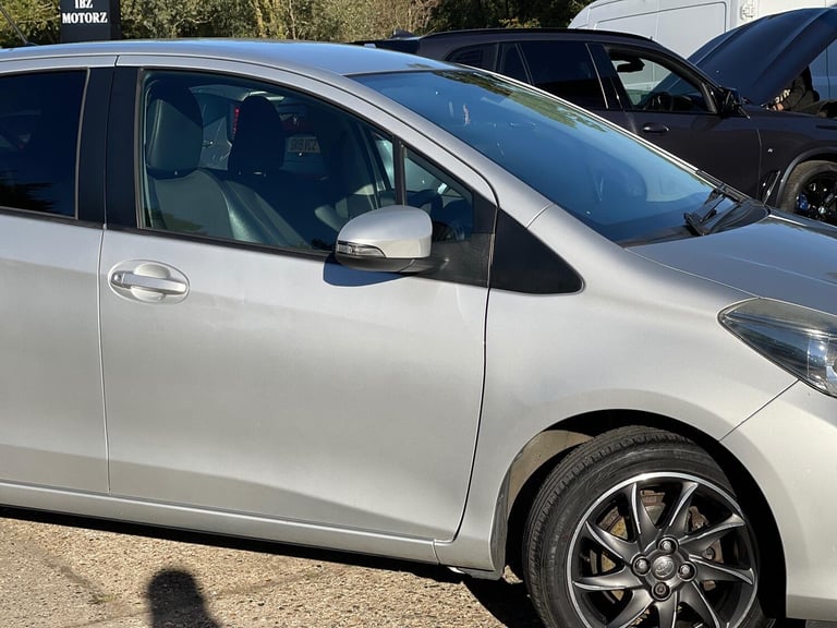 TOYOTA YARIS 1.3 Dual VVT-i Trend 2012
