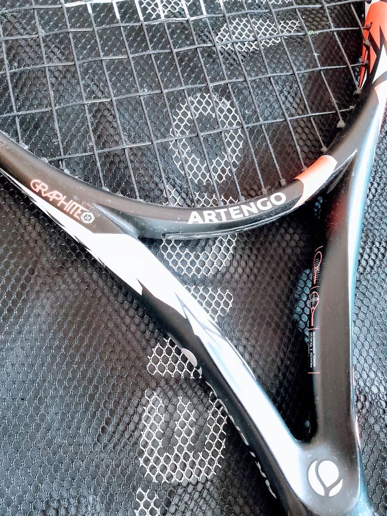 ARTENGO GRAPHITE TENNIS RACKET 
