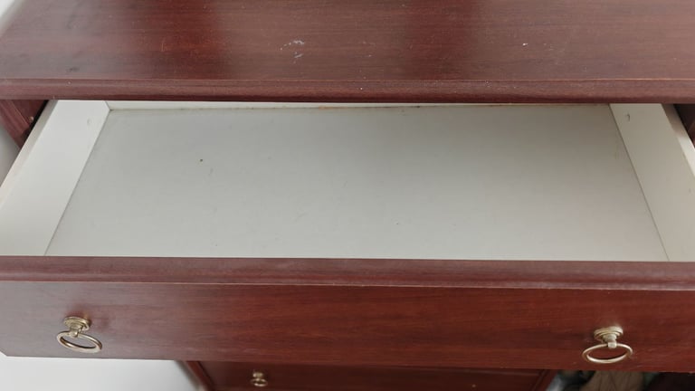 Free chest of drawers 