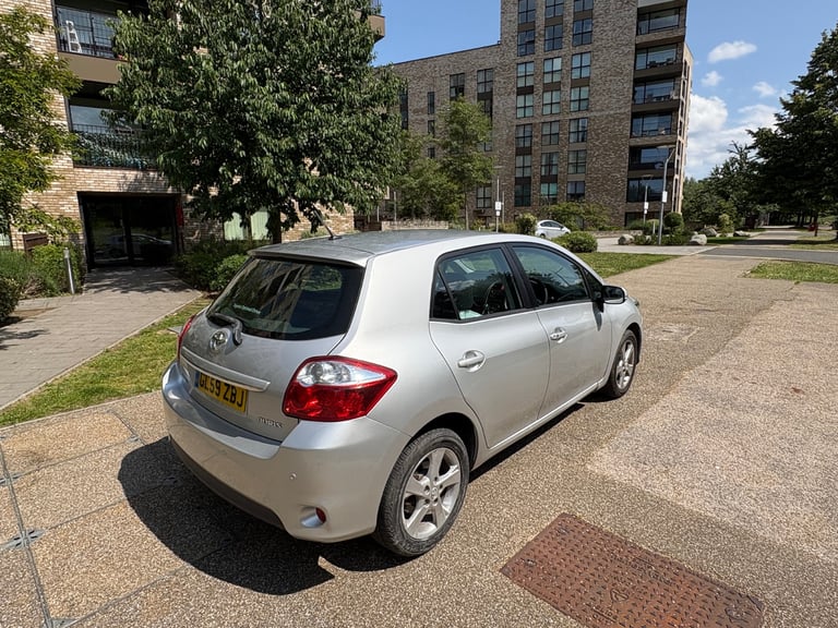 2010 facelift toyota Auris 1.6 automatic, drives perfect, excellent condition inside out,F.S.H 