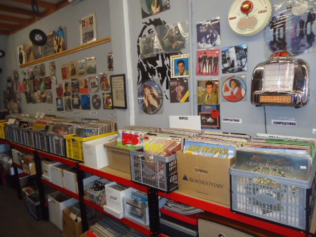 Vinyl Records, players and memorabilia wanted, best price paid