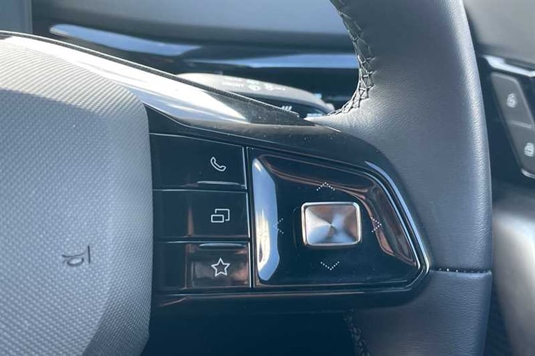2023 MG MG4 64kWh Trophy Long Range Hatchback 5dr Electric Auto (203 ps) Hatchback Electric Autom...