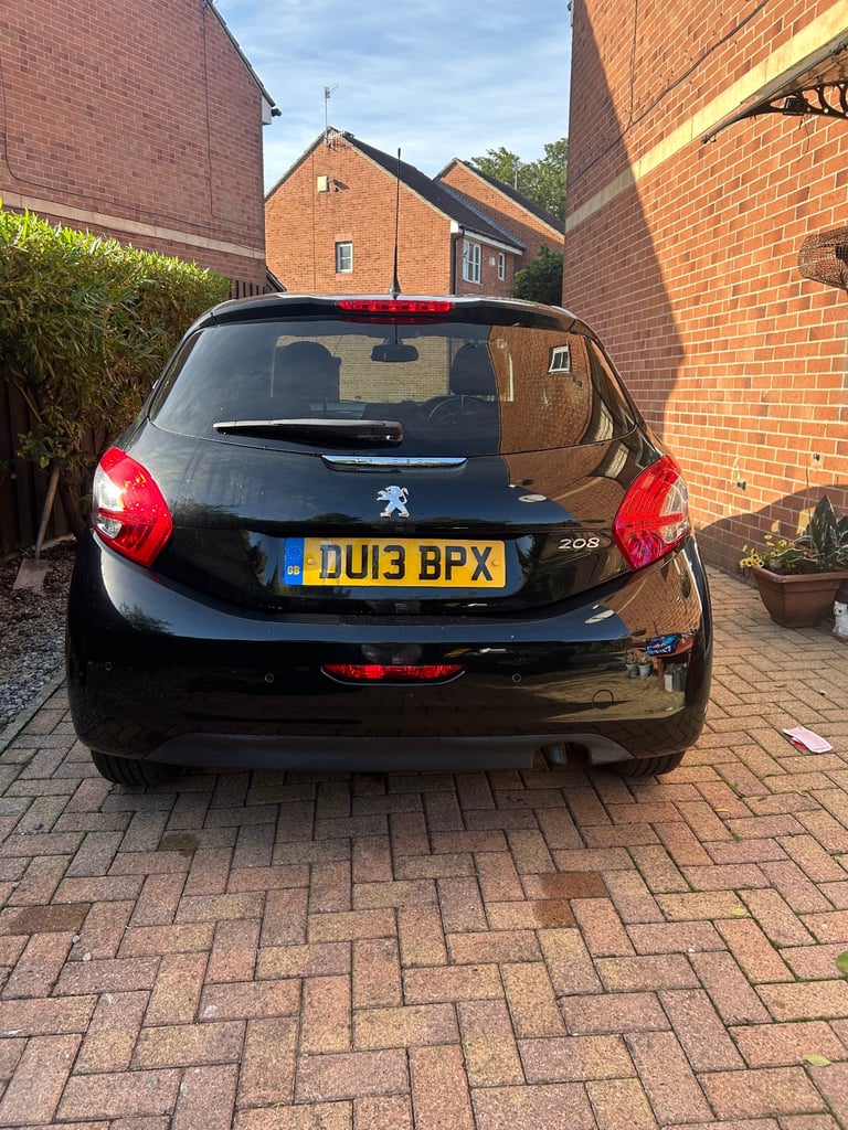 Peugeot, 208, Hatchback, 2013, Manual, 1200 (cc), 3 doors