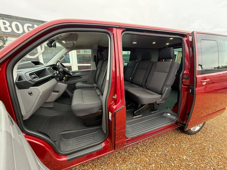 2022 Volkswagen Transporter 2.0 TDI 150 Highline Kombi Van 4MOTION WINDOW VAN DIESEL Manual