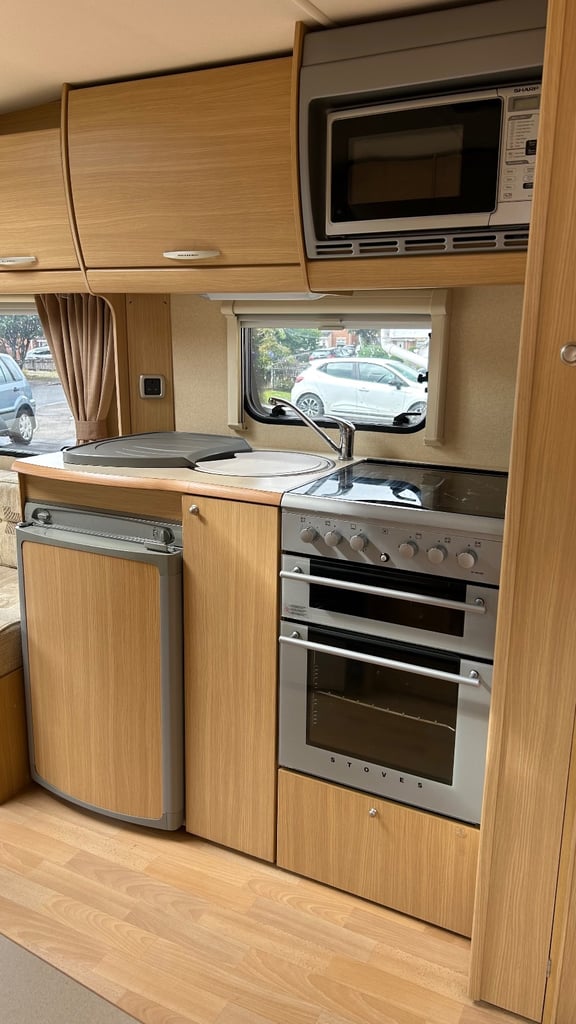 Swift Abbey Vogue 460, 2008 - 2 Berth Caravan with Motor Mover