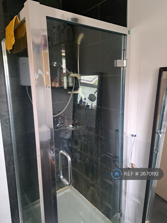 3 bedroom house in Jennings Road, London, SE22 (3 bed) (#2670192)