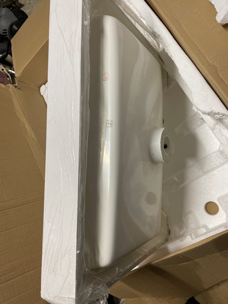 Wash hand basin, 600 mm, brand-new