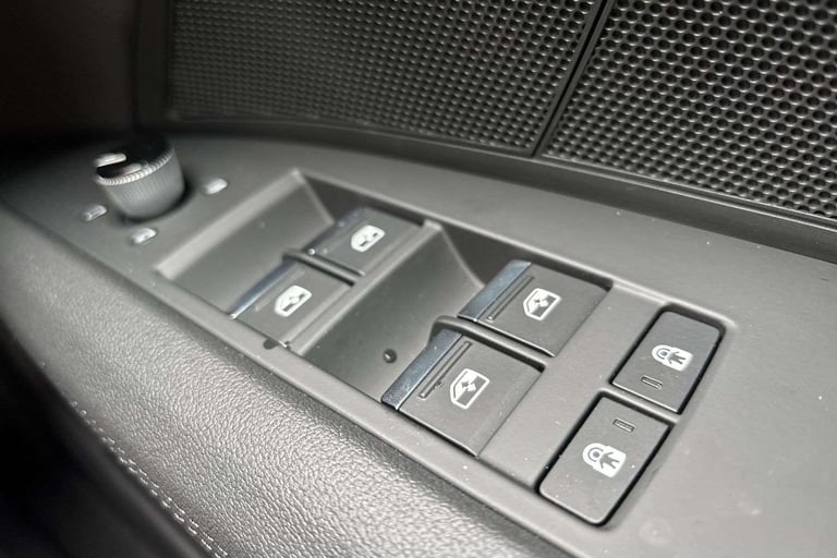 2025 Audi e-tron GT 370kW 105kWh Quattro 4dr Auto Saloon Electric Automatic