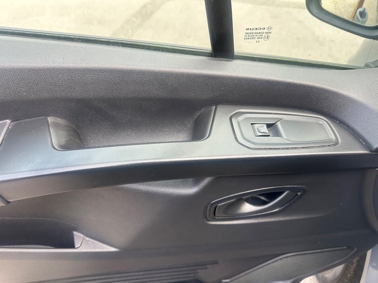 2022 Renault Trafic 2.0 dCi Blue SL28 Business+ L1 H1 Euro 6 (s/s) 5dr PANEL VAN Diesel Manual