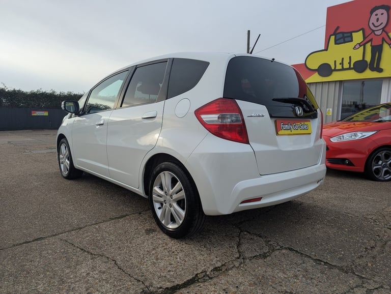 HONDA JAZZ 1.4 PETROL LOVELY CONDITION FULL SERVICE HISTORY SUPER RELIBALE