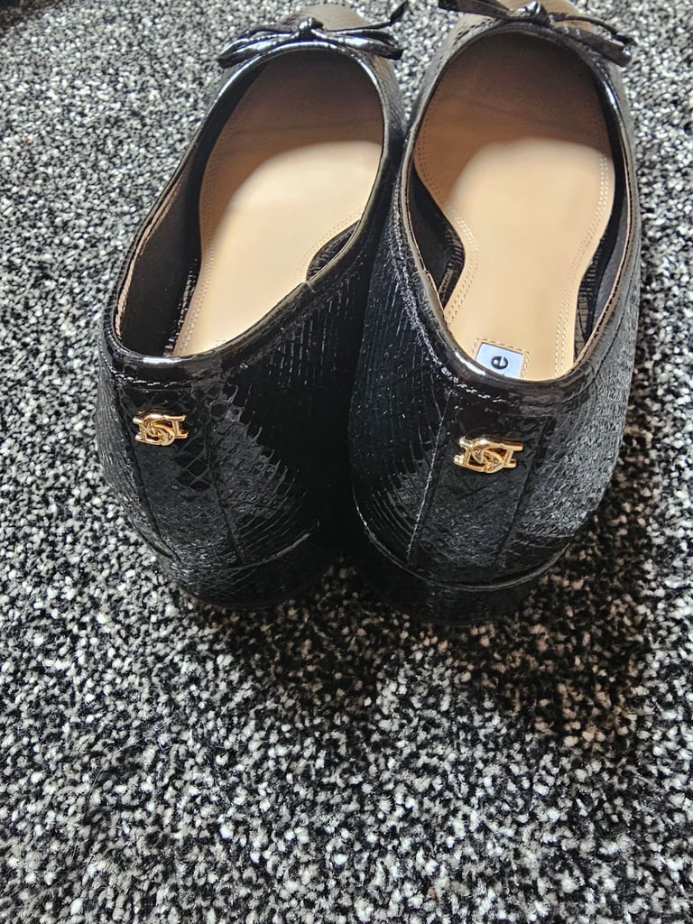 Dune London black senthetic reptile block heel size 7