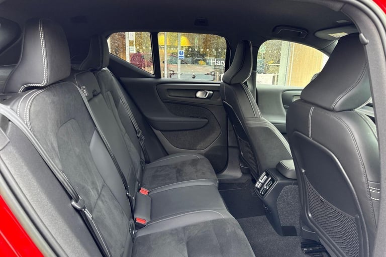 2022 Volvo XC40 2.0 B4 MHEV Plus SUV 5dr Petrol Hybrid DCT Auto AWD Euro 6 (s/s) (197 ps) ESTATE ...