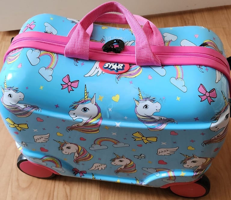 Ride-on suitcase for kids good condition 