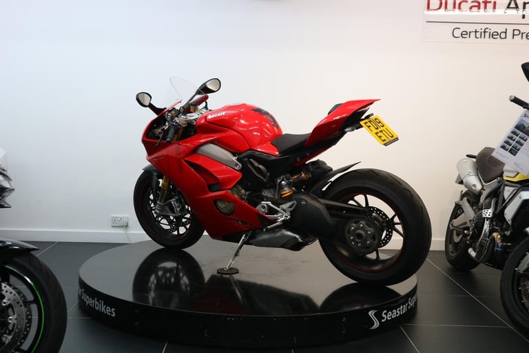 DUCATI PANIGALE V4 S - 2019 - 6300 MILES