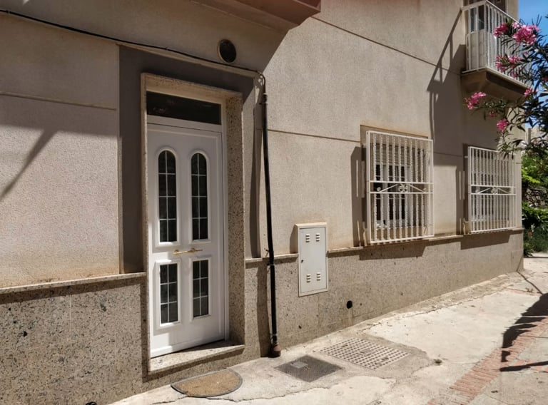 Spread the balance over 10 years - Seaside apartment in Spain