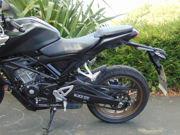 Honda CBF125NA-M CB125 2021 low miles splendid learner naked modern retro bike