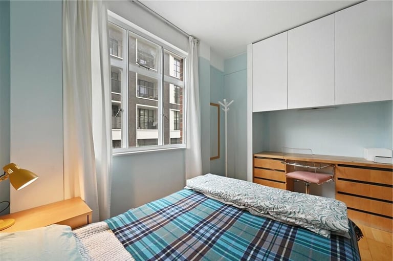 🐟 Poplar Double Room – Fully Furnished – All Bills Included Just £800 PCM! 🐟