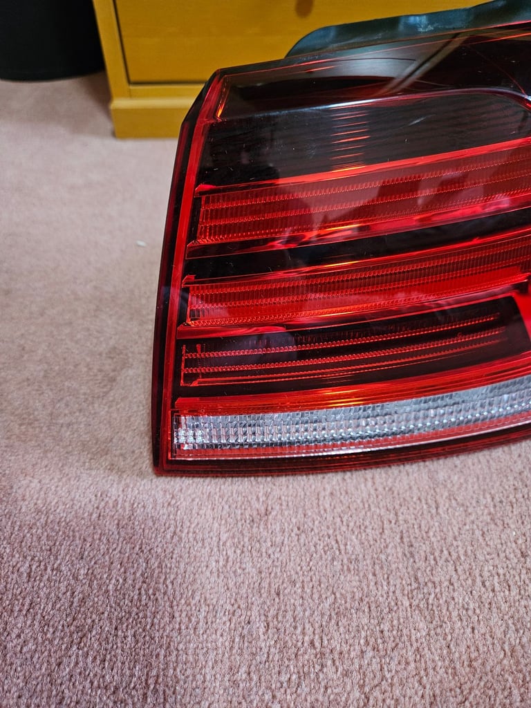 VW Golf 7.5 (2017 - 2020)  Right outer tail light