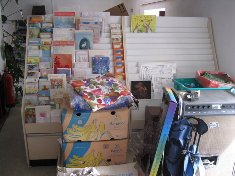 image for RETAIL BOOK MAGAZINE CARDS DISPLAY STAND RACK SHELVING GUNNISLAKE PL18 9NA