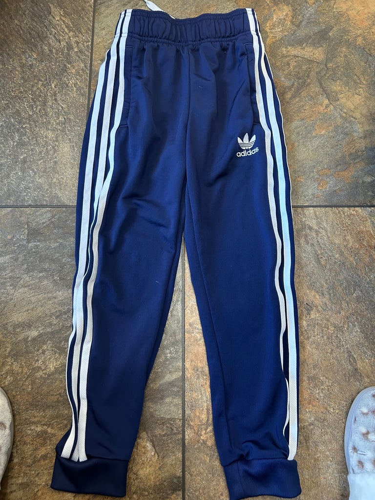 Adidas joggers age 7-8 years 