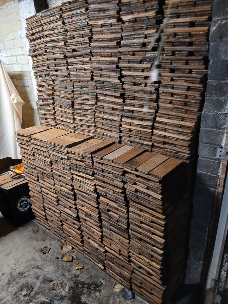 2500 Parquet Blocks teak? (41 square meters) with bitumen on bottom