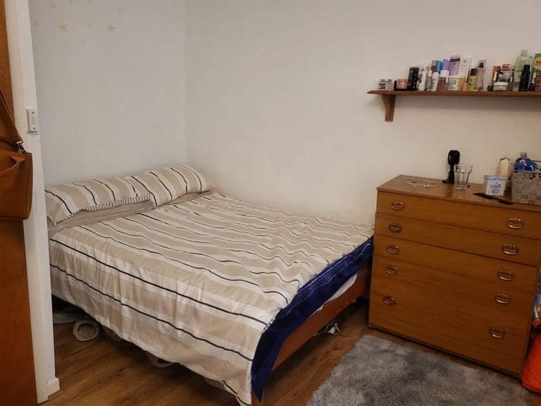 Spacious & Cosy Double Room for Rent AT MK11 2AD