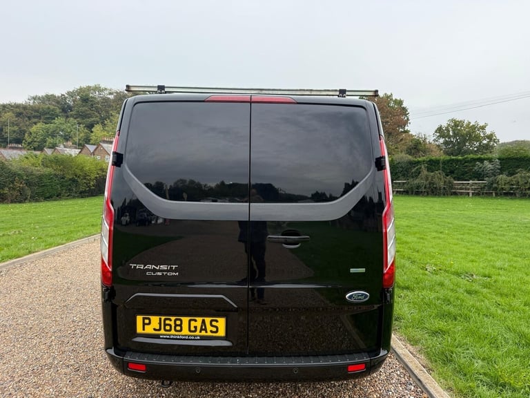 2018 Ford Transit Custom 2.0 300 EcoBlue Limited L2 H1 Euro 6 5dr PANEL VAN Diesel Manual